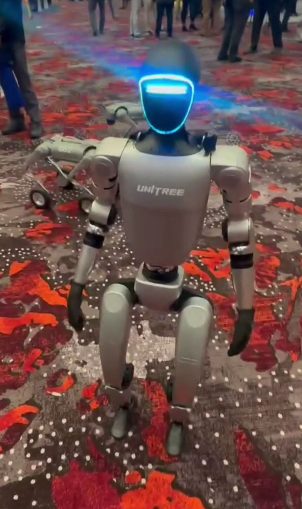Unitree G1, robot humanoïde grand public — vue de face